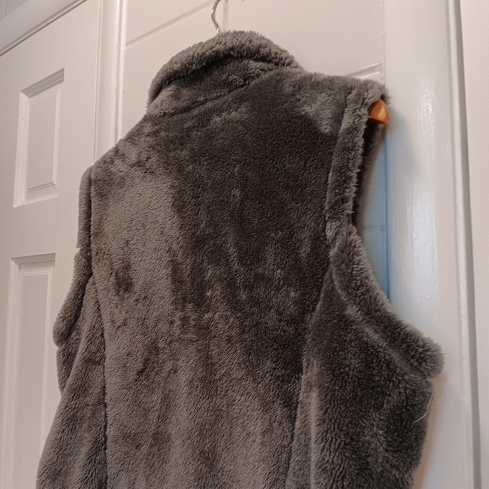 Vest - Picture 12 of 13